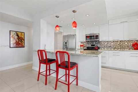 Copropriété à vendre à Hollywood, Floride: 2 chambres, 119.29 m2 № 2046539 - photo 11