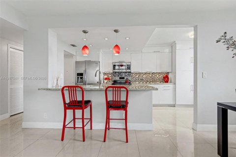 Copropriété à vendre à Hollywood, Floride: 2 chambres, 119.29 m2 № 2046539 - photo 13