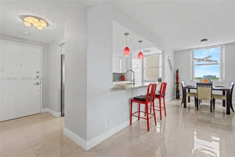 Copropriété à vendre à Hollywood, Floride: 2 chambres, 119.29 m2 № 2046539 - photo 12