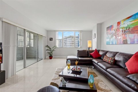 Copropriété à vendre à Hollywood, Floride: 2 chambres, 119.29 m2 № 2046539 - photo 18