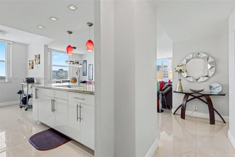 Copropriété à vendre à Hollywood, Floride: 2 chambres, 119.29 m2 № 2046539 - photo 10