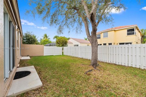 House in Pembroke Pines, Florida 3 bedrooms, 165.18 sq.m. № 1713830 - photo 22