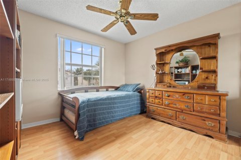 House in Pembroke Pines, Florida 3 bedrooms, 165.18 sq.m. № 1713830 - photo 19
