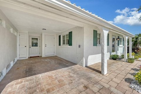 House in Longboat Key, Florida 2 bedrooms, 120.77 sq.m. № 2167531 - photo 7