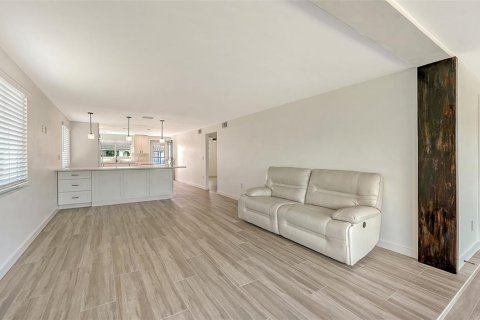 House in Longboat Key, Florida 2 bedrooms, 120.77 sq.m. № 2167531 - photo 14