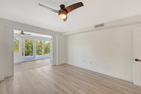 House in Longboat Key, Florida 2 bedrooms, 120.77 sq.m. № 2167531 - photo 27