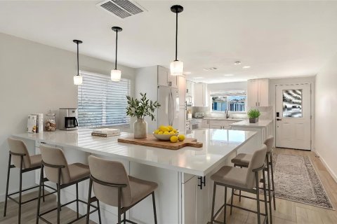 House in Longboat Key, Florida 2 bedrooms, 120.77 sq.m. № 2167531 - photo 20