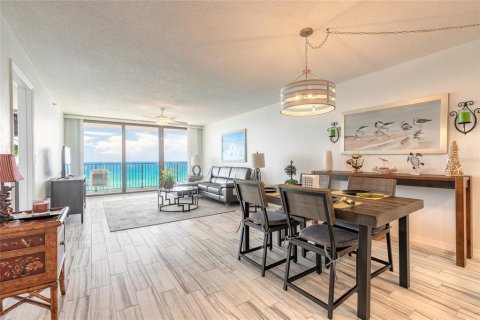 Condo in Daytona Beach Shores, Florida, 2 bedrooms  № 2344677 - photo 16