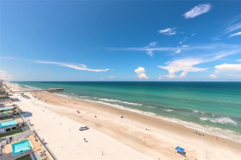 Condo in Daytona Beach Shores, Florida, 2 bedrooms  № 2344677 - photo 9