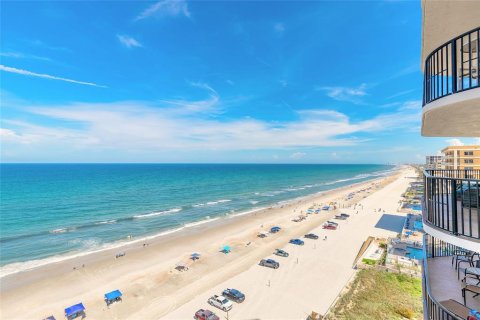 Condo in Daytona Beach Shores, Florida, 2 bedrooms  № 2344677 - photo 12