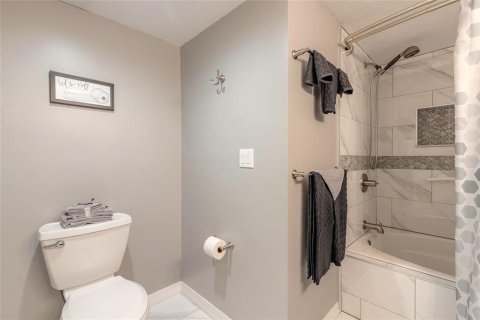 Condo in Daytona Beach Shores, Florida, 2 bedrooms  № 2344677 - photo 30
