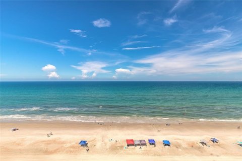 Condo in Daytona Beach Shores, Florida, 2 bedrooms  № 2344677 - photo 11