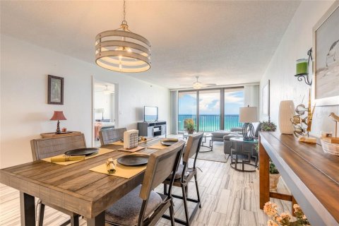 Condo in Daytona Beach Shores, Florida, 2 bedrooms  № 2344677 - photo 17