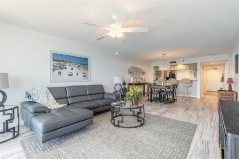 Condo in Daytona Beach Shores, Florida, 2 bedrooms  № 2344677 - photo 14