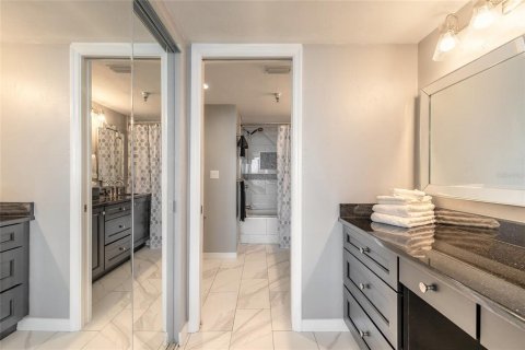 Condo in Daytona Beach Shores, Florida, 2 bedrooms  № 2344677 - photo 28