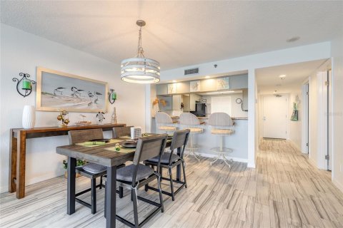 Condo in Daytona Beach Shores, Florida, 2 bedrooms  № 2344677 - photo 15