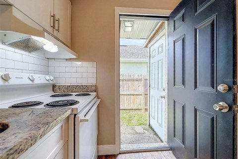 Immobilier commercial à vendre à Tampa, Floride: 4 chambres, 120.4 m2 № 2431202 - photo 21
