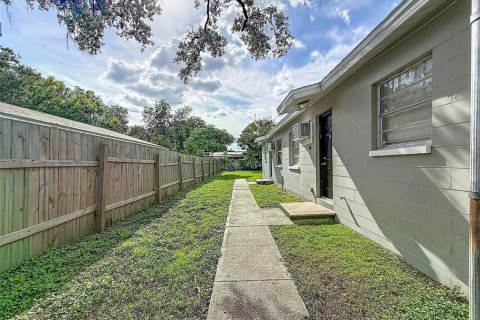 Immobilier commercial à vendre à Tampa, Floride: 4 chambres, 120.4 m2 № 2431202 - photo 5