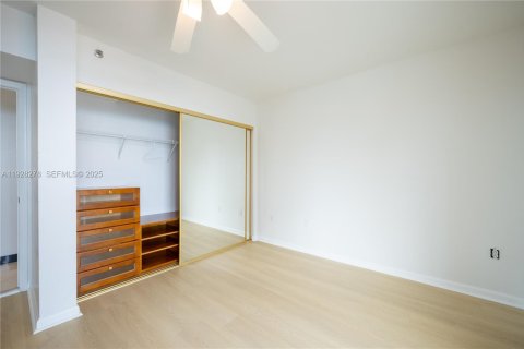Condominio en venta en Miami Beach, Florida, 2 dormitorios, 90.12 m2 № 2034155 - foto 29