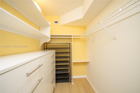 Condominio en venta en Miami Beach, Florida, 2 dormitorios, 90.12 m2 № 2034155 - foto 23