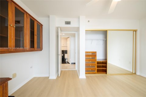 Condominio en venta en Miami Beach, Florida, 2 dormitorios, 90.12 m2 № 2034155 - foto 27
