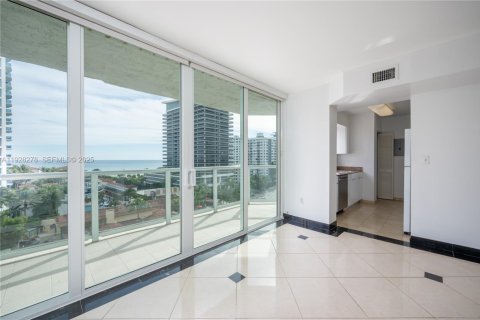 Condominio en venta en Miami Beach, Florida, 2 dormitorios, 90.12 m2 № 2034155 - foto 13