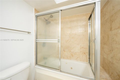 Condominio en venta en Miami Beach, Florida, 2 dormitorios, 90.12 m2 № 2034155 - foto 26