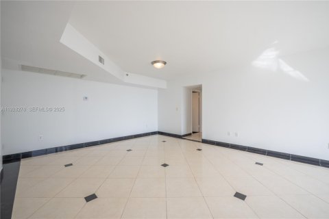 Condominio en venta en Miami Beach, Florida, 2 dormitorios, 90.12 m2 № 2034155 - foto 18