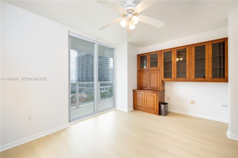 Condominio en venta en Miami Beach, Florida, 2 dormitorios, 90.12 m2 № 2034155 - foto 28