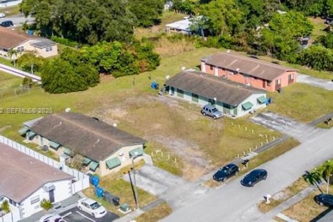 Immobilier commercial à vendre à West Park, Floride: 157.66 m2 № 2025247 - photo 4