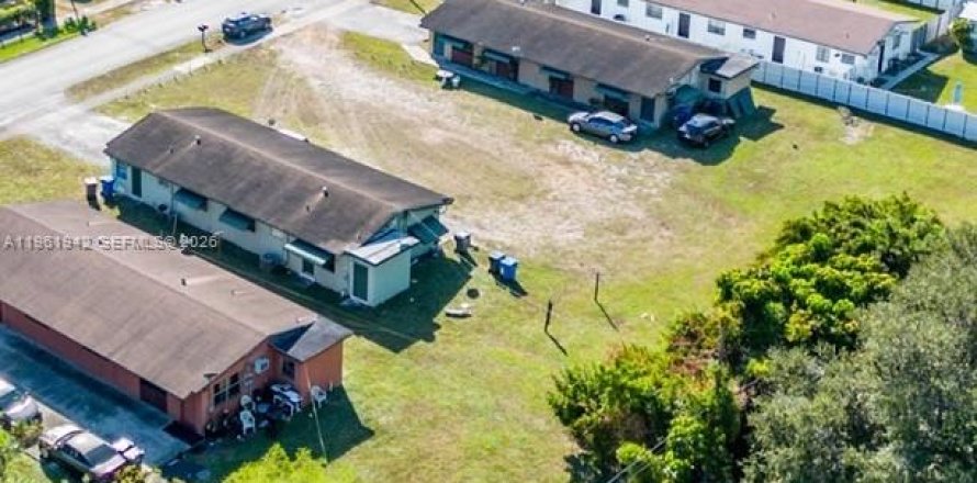 Immobilier commercial à West Park, Floride 157.66 m2 № 2025247