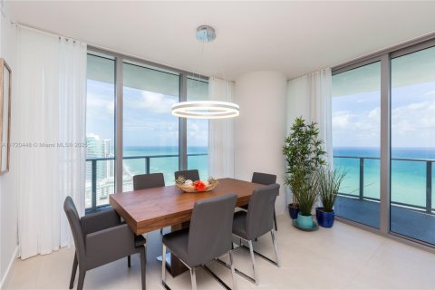 Copropriété à vendre à Hollywood, Floride: 2 chambres, 106.37 m2 № 1471429 - photo 7
