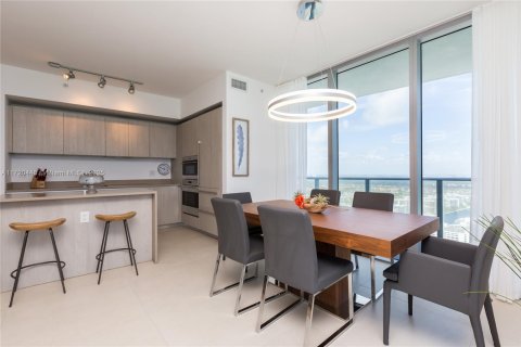 Copropriété à vendre à Hollywood, Floride: 2 chambres, 106.37 m2 № 1471429 - photo 3