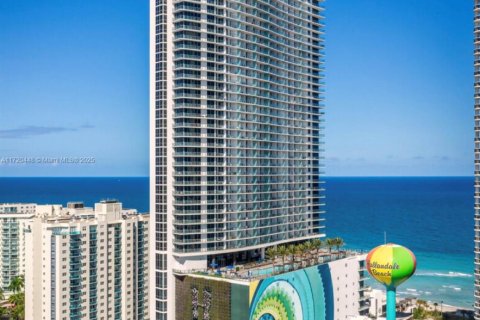 Copropriété à vendre à Hollywood, Floride: 2 chambres, 106.37 m2 № 1471429 - photo 1