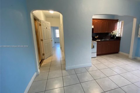 Apartamento en alquiler en Homestead, Florida, 2 dormitorios, 578.6 m2 № 1944057 - foto 5