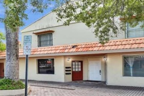 Apartamento en alquiler en Homestead, Florida, 2 dormitorios, 578.6 m2 № 1944057 - foto 1