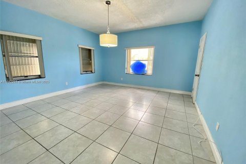 Apartamento en alquiler en Homestead, Florida, 2 dormitorios, 578.6 m2 № 1944057 - foto 8