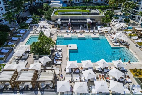 Condo in Miami Beach, Florida, 1 bedroom  № 2022695 - photo 9