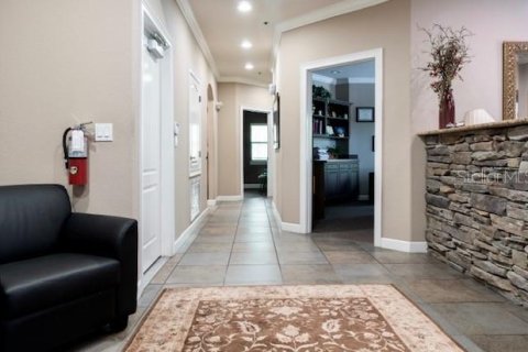 Propiedad comercial en alquiler en Winter Springs, Florida № 2109088 - foto 10
