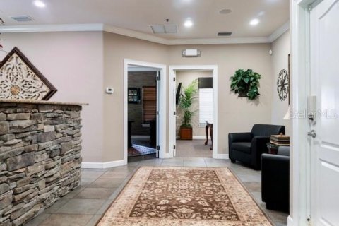 Propiedad comercial en alquiler en Winter Springs, Florida № 2109088 - foto 9