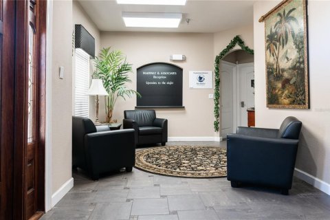 Propiedad comercial en alquiler en Winter Springs, Florida № 2109088 - foto 3