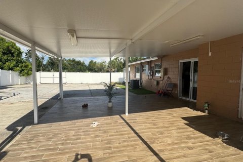 Casa en venta en Tampa, Florida, 3 dormitorios, 107.58 m2 № 1908708 - foto 10