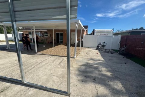 Casa en venta en Tampa, Florida, 3 dormitorios, 107.58 m2 № 1908708 - foto 11