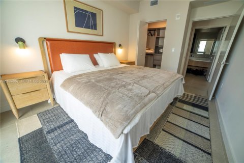 Condo in Miami, Florida, 1 bedroom  № 1994116 - photo 11