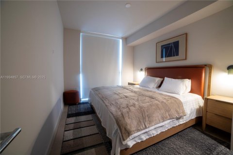 Condo in Miami, Florida, 1 bedroom  № 1994116 - photo 10