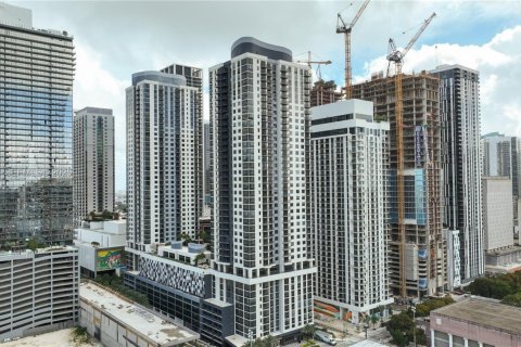 Condo in Miami, Florida, 1 bedroom  № 1994116 - photo 1