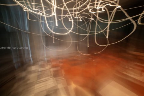 Condo in Miami, Florida, 1 bedroom  № 1994116 - photo 27