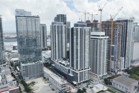 Condo in Miami, Florida, 1 bedroom  № 1994116 - photo 2