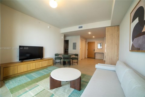 Condo in Miami, Florida, 1 bedroom  № 1994116 - photo 8