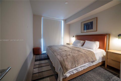 Condo in Miami, Florida, 1 bedroom  № 1994116 - photo 9